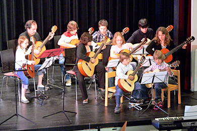 Bild vom Gitarrenensemble der Musikschule